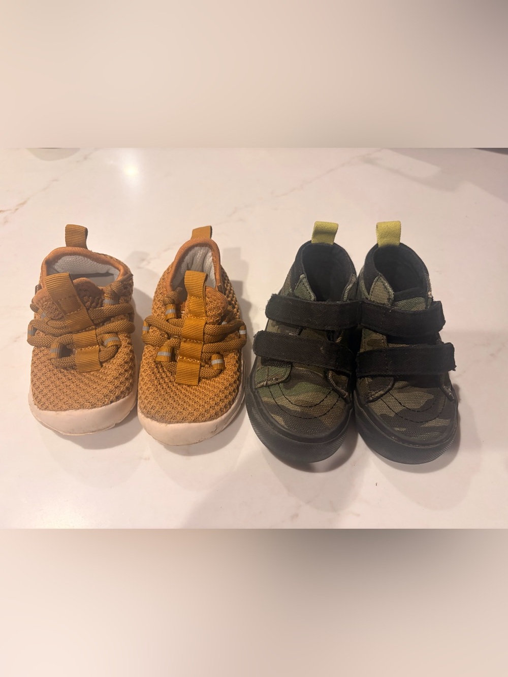SET OF 2 toddler shoes. Old navy. Size 5